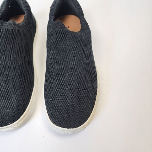 TORRID WOMEN'S STRETCH KNIT SLIP ON SNEAKERS SIZE 6 1/2 WW - Picture 2 of 9